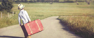 Enfant avec valise